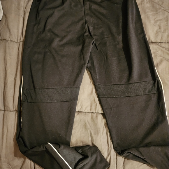 Under Armour - Picture 5 of 5